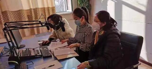 黑龙江齐齐哈尔：戴“口罩”打“疫苗” 心理防